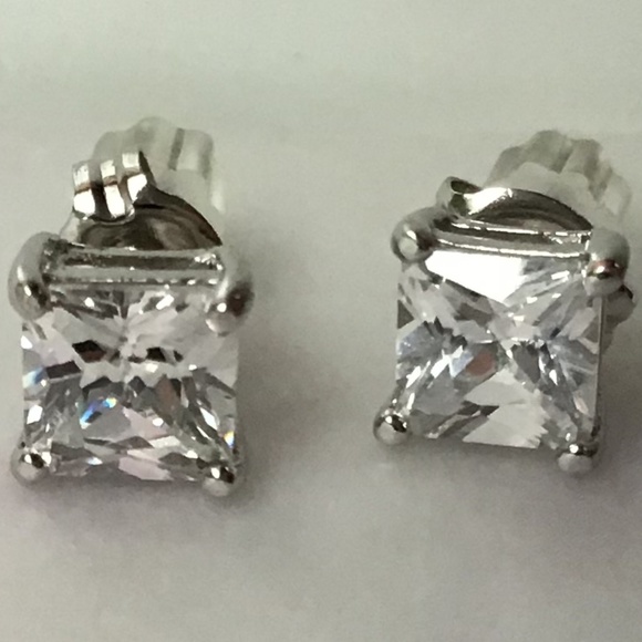 New Sterling Silver Cubic Zirconia Pierced Stud Earrings - Picture 9 of 12